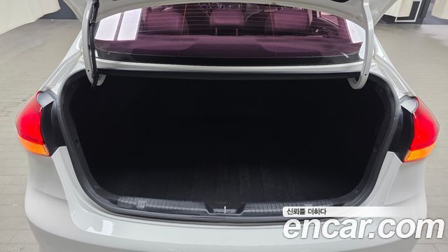 Kia K3 2017 — photo 23