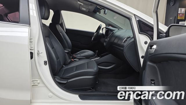 Kia K3 2017 — photo 16