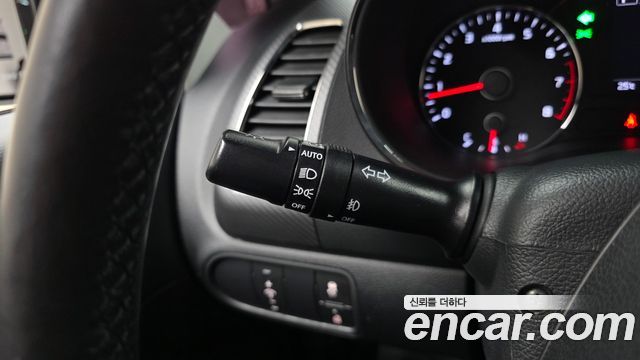 Kia K3 2017 — photo 29