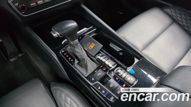 Kia K7 2019 — photo 12