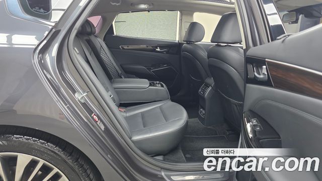 Kia K7 2019 — photo 17
