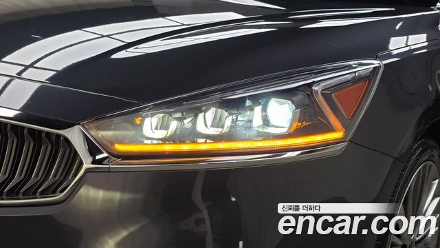 Kia K7 2019 — photo 8