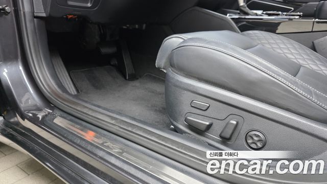 Kia K7 2019 — photo 31