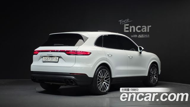 Porsche Cayenne 2021 — photo 2
