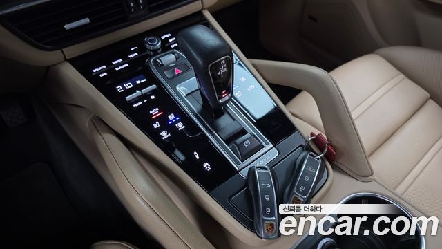 Porsche Cayenne 2021 — photo 12