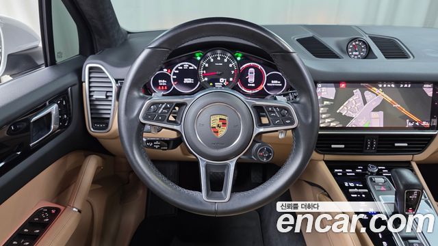 Porsche Cayenne 2021 — photo 20