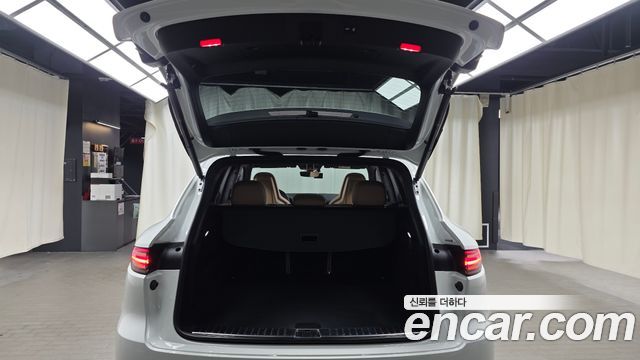 Porsche Cayenne 2021 — photo 23
