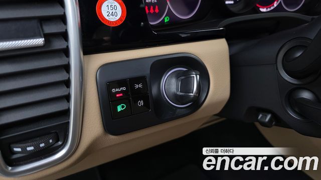 Porsche Cayenne 2021 — photo 25