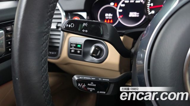 Porsche Cayenne 2021 — photo 26