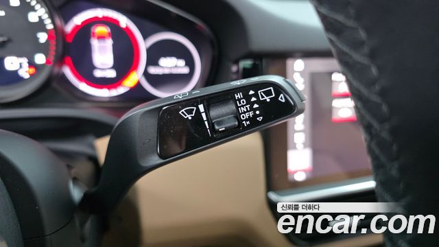 Porsche Cayenne 2021 — photo 27
