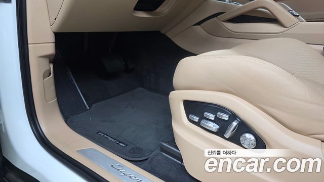 Porsche Cayenne 2021 — photo 33