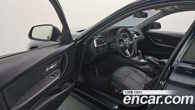 BMW 3-Series 2016 — photo 10