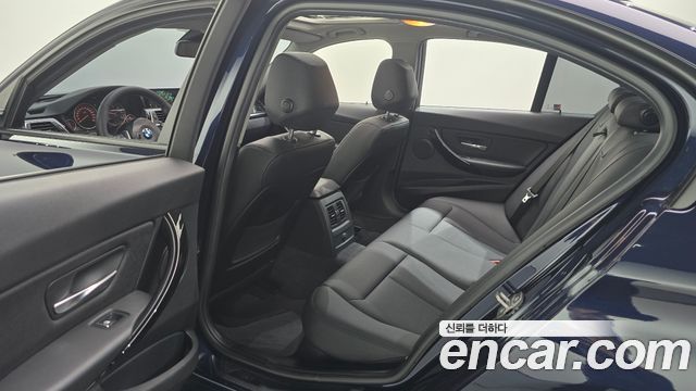 BMW 3-Series 2016 — photo 12