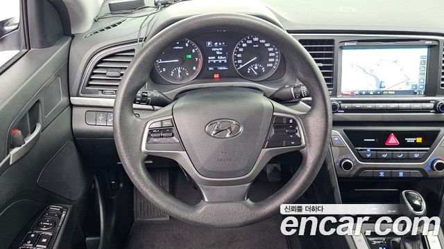 Hyundai AVANTE 2017 — photo 21