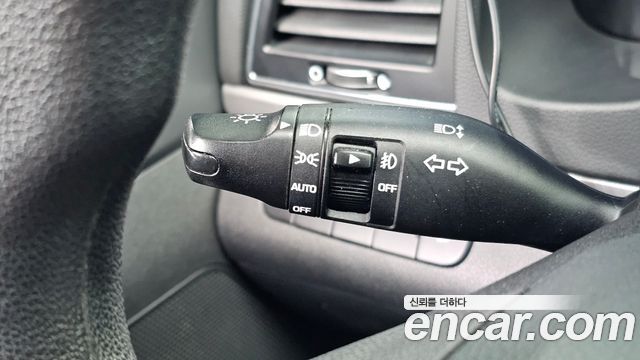 Hyundai AVANTE 2017 — photo 23