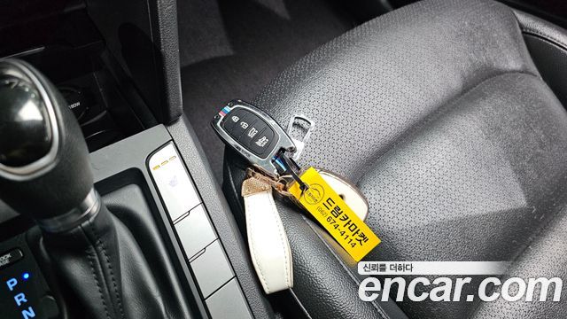 Hyundai AVANTE 2017 — photo 26