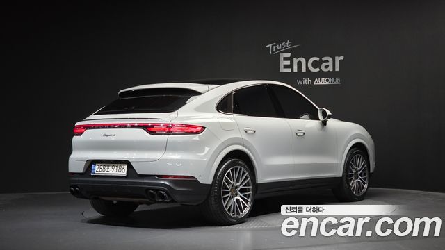Porsche Cayenne 2023 — photo 2