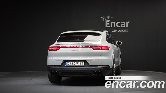 Porsche Cayenne 2023 — photo 4