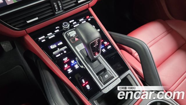 Porsche Cayenne 2023 — photo 12
