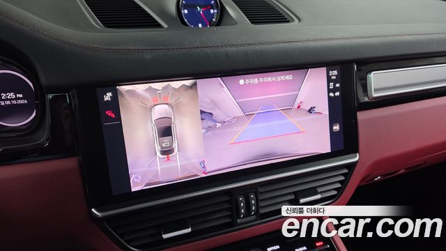 Porsche Cayenne 2023 — photo 21