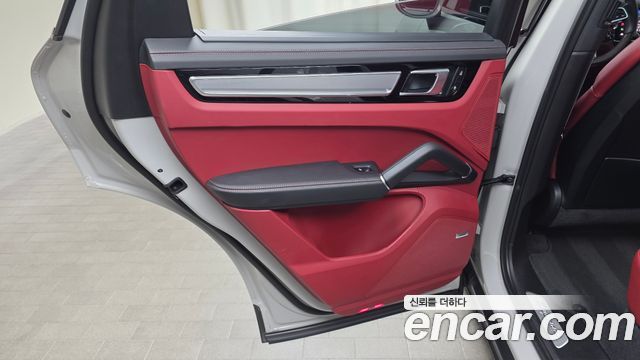 Porsche Cayenne 2023 — photo 15