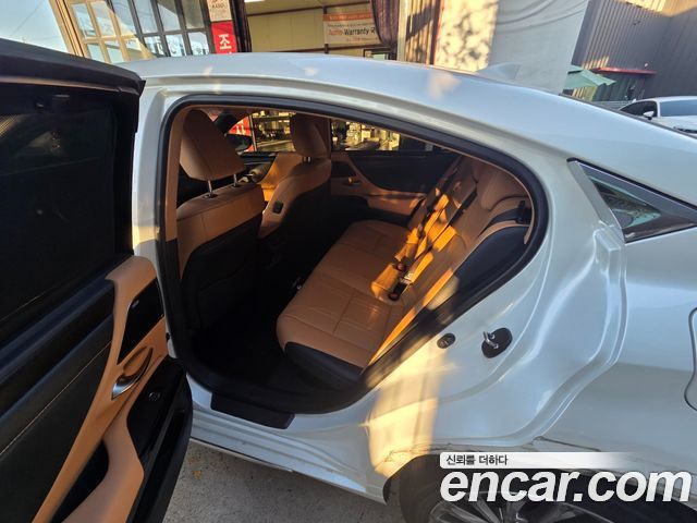 Lexus ES 2026 — photo 17