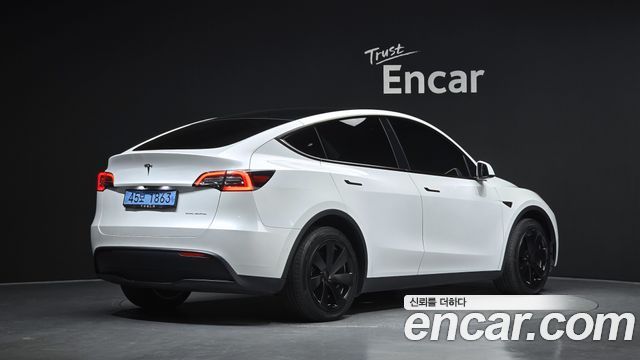Tesla Model Y 2022 — photo 2