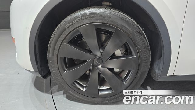 Tesla Model Y 2022 — photo 5