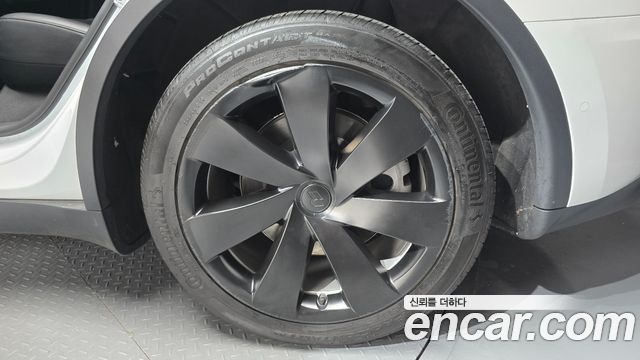 Tesla Model Y 2022 — photo 7