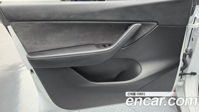 Tesla Model Y 2022 — photo 14
