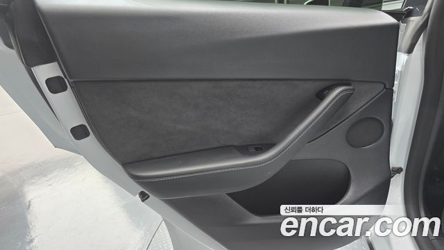 Tesla Model Y 2022 — photo 15