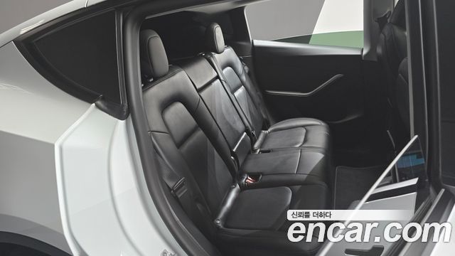 Tesla Model Y 2022 — photo 16