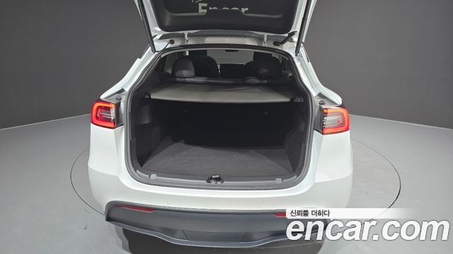 Tesla Model Y 2022 — photo 28