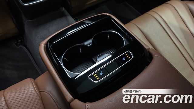 Genesis G80 2022 — photo 31