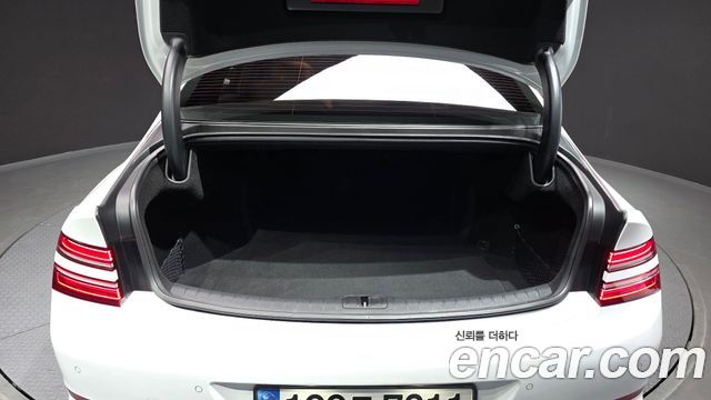 Genesis G80 2022 — photo 35