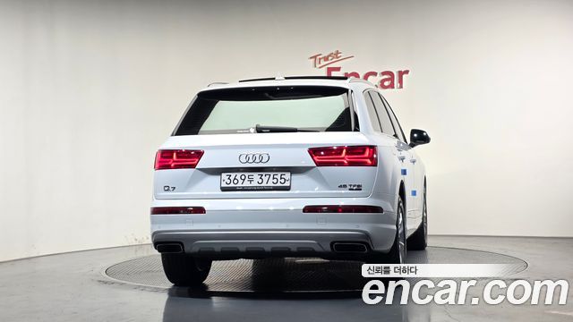 Audi Q7 2019 — photo 4