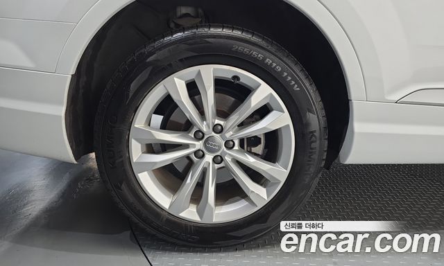 Audi Q7 2019 — photo 5