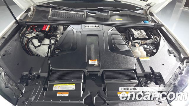Audi Q7 2019 — photo 6