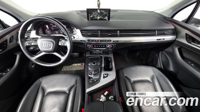 Audi Q7 2019 — photo 10