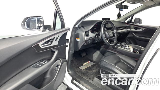 Audi Q7 2019 — photo 13