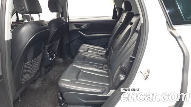 Audi Q7 2019 — photo 17