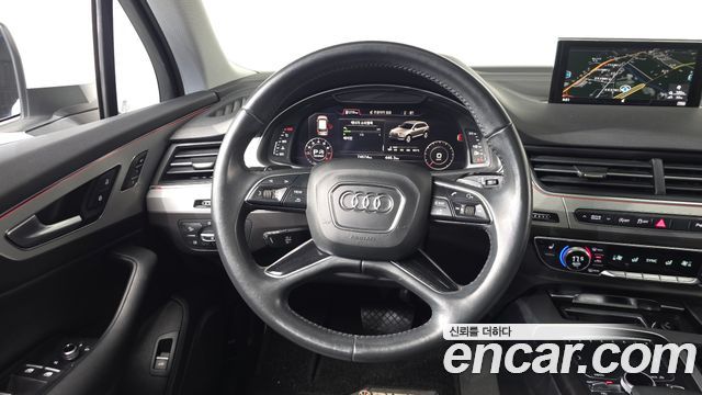 Audi Q7 2019 — photo 20