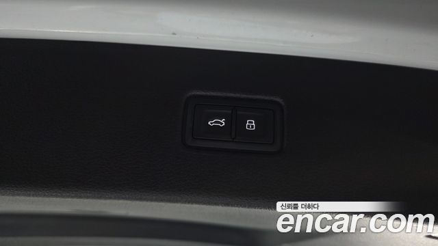 Audi Q7 2019 — photo 25