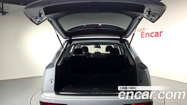 Audi Q7 2019 — photo 26