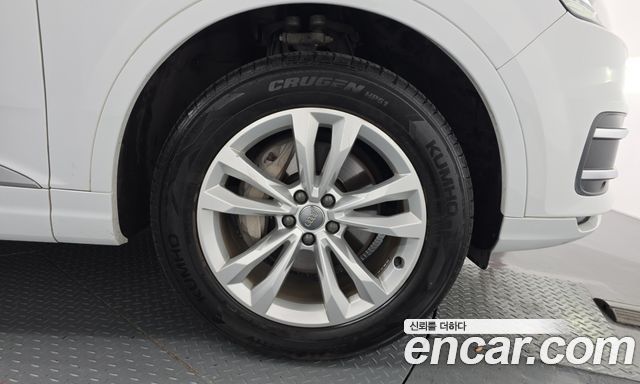 Audi Q7 2019 — photo 7