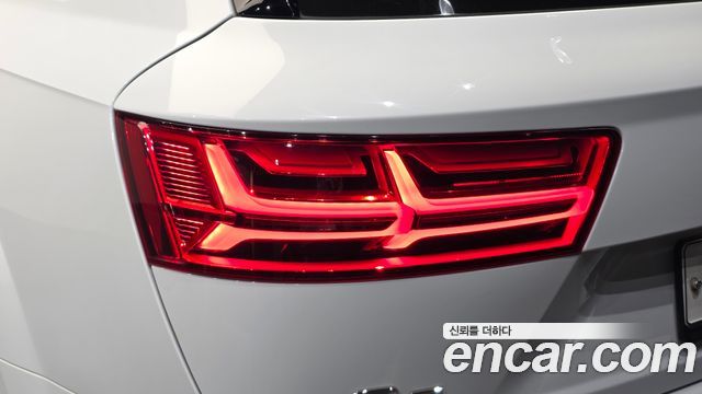 Audi Q7 2019 — photo 9