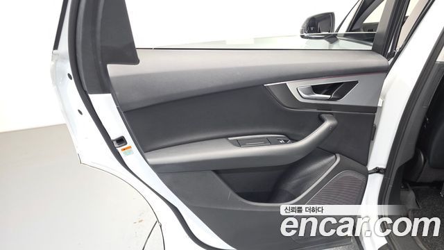 Audi Q7 2019 — photo 15