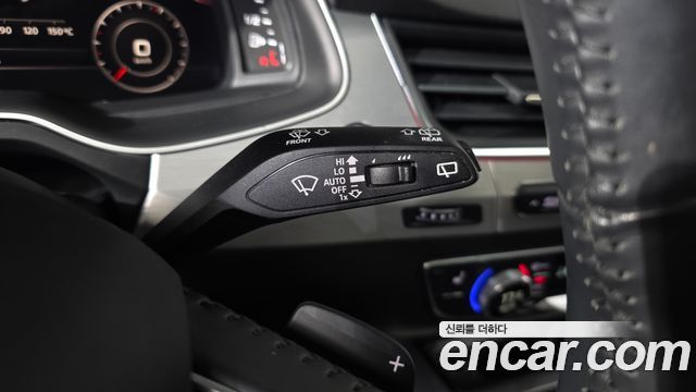 Audi Q7 2019 — photo 29