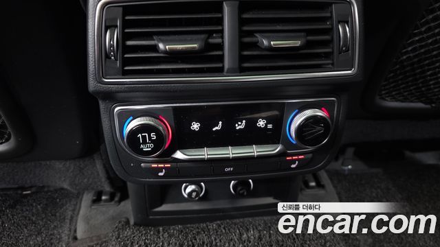 Audi Q7 2019 — photo 31
