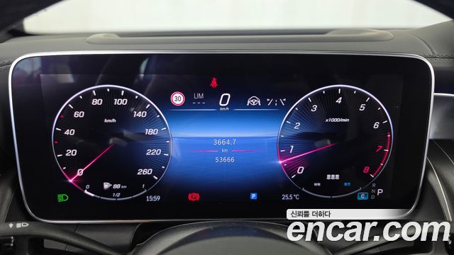 Mercedes-Benz GLC-Class 2023 — photo 8